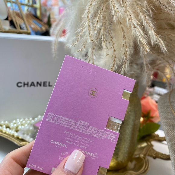 Chanel EAU Parfum.  Vaporisateur Spray - Picture 3 of 3